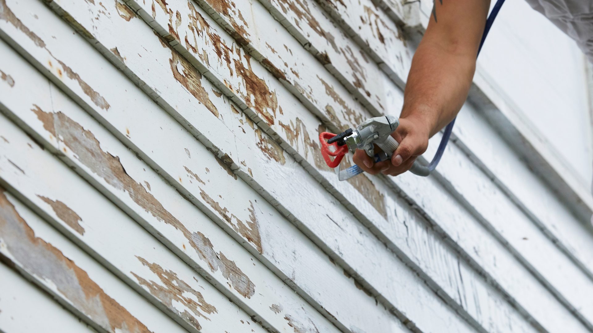 Schumacher Malerbetrieb arbeitet mit moderner Maschinentechnik wie Spritzspachtel und Airlesslackierung. Für gleichmäßige und hochwertige Ergebnisse.